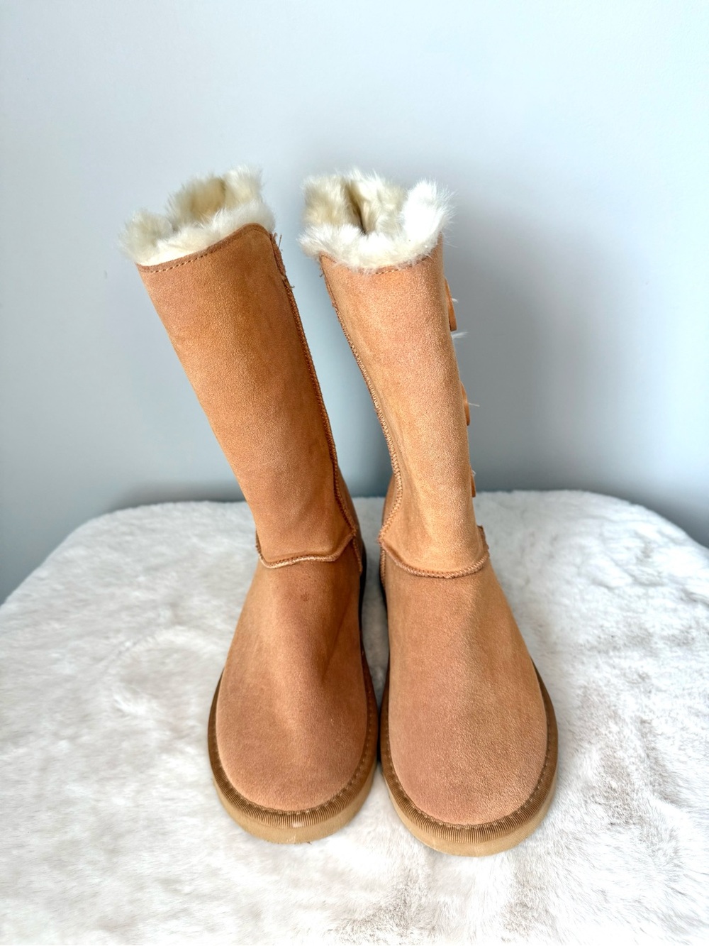 UGG Women’s Bailey Button Triplet II Sheepskin Fur Boots Tall Chestnut Tan - Picture 2 of 5